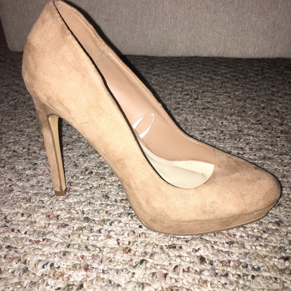 Heels - Picture 4 of 6